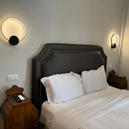Santa Monica Townhouse 4* Рим
