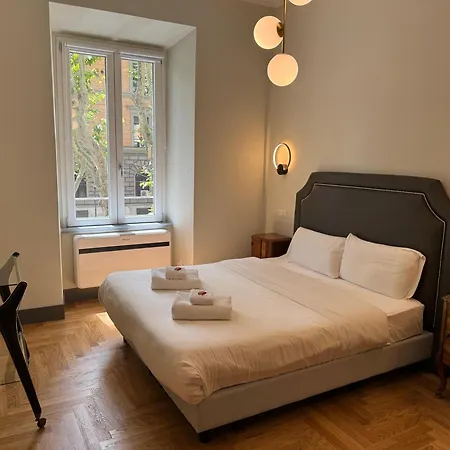 Santa Monica Townhouse 4*