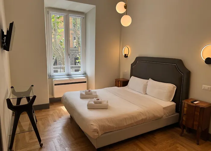 Santa Monica Townhouse 4*