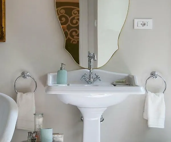 Pensión Santa Monica Townhouse 4*