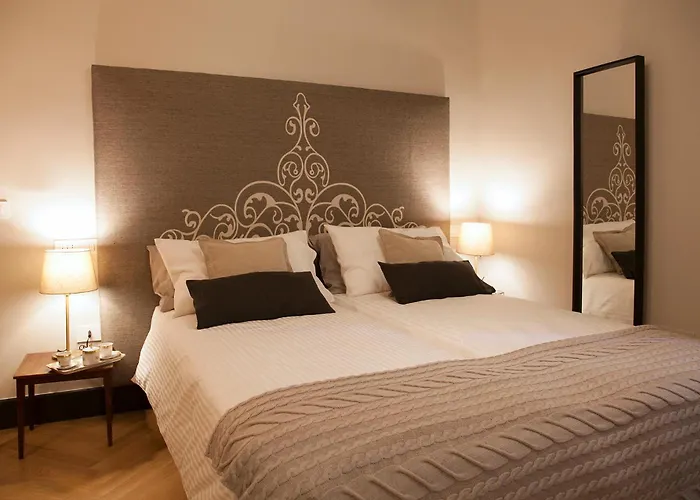 Santa Monica Townhouse 4*